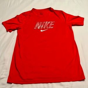 Boys Nike shirt. Size XL
